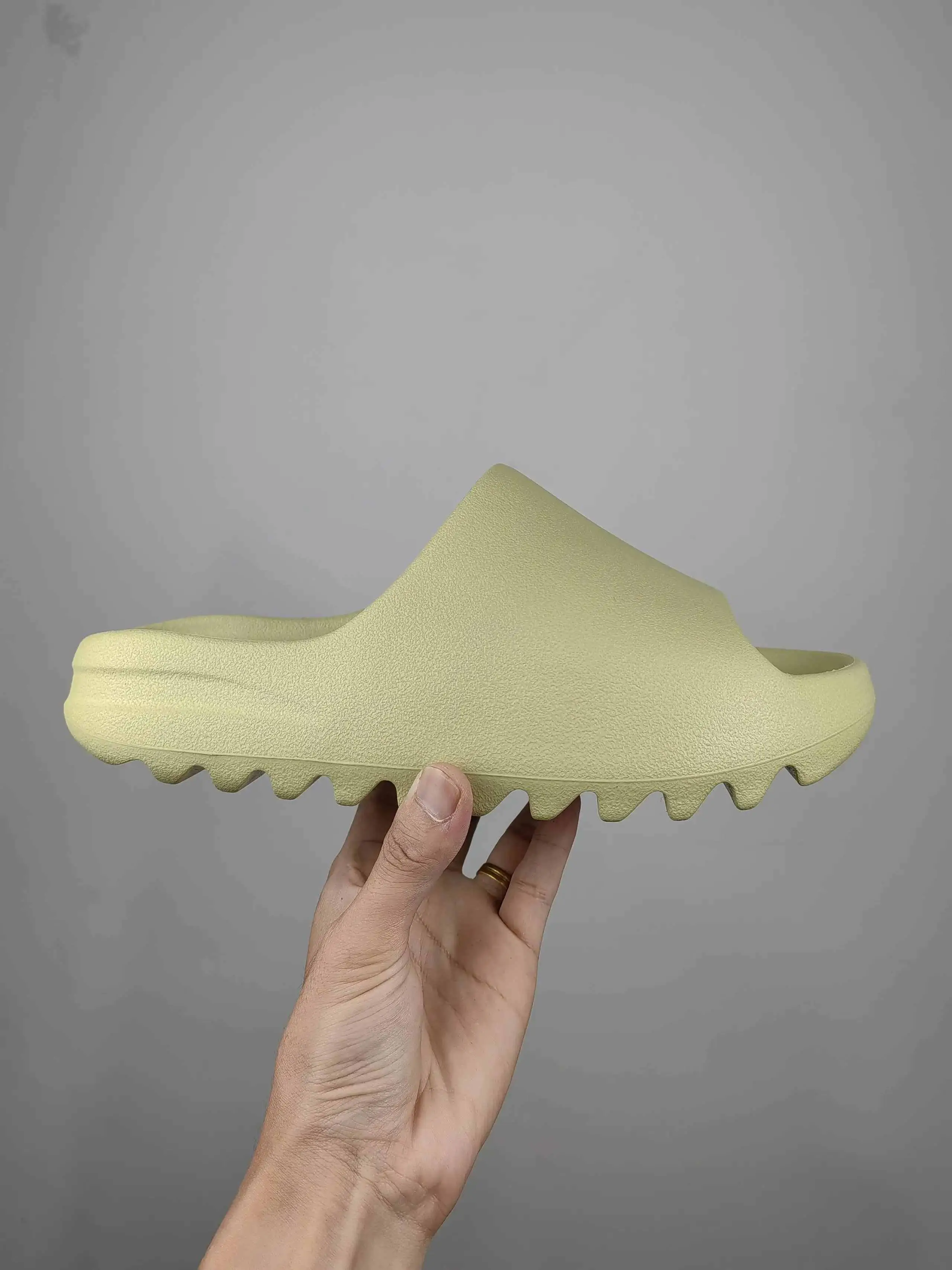 Bean Green Matte (FZ5904)