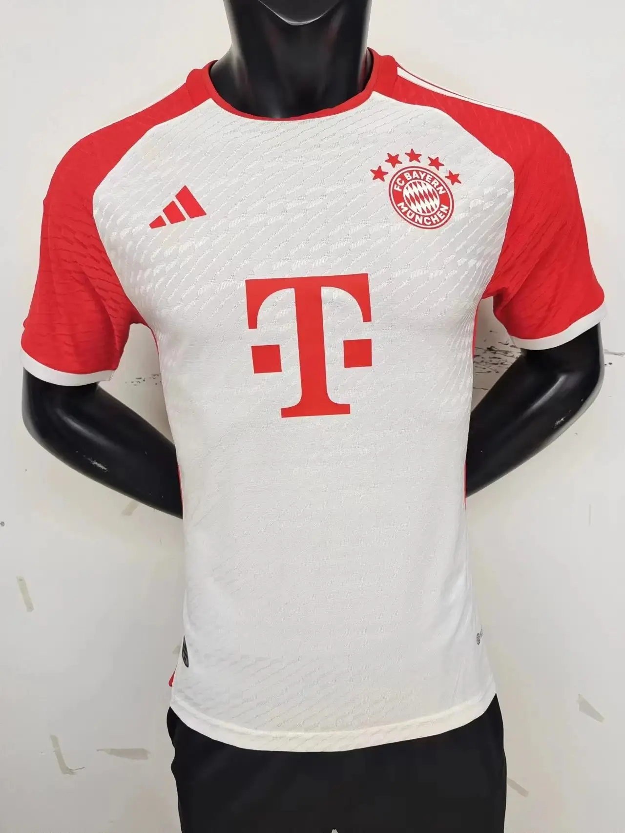 2324 Bayern Munich Home
