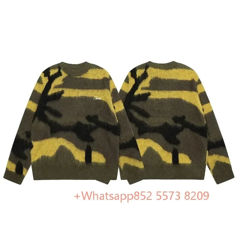 Round neck green sweater