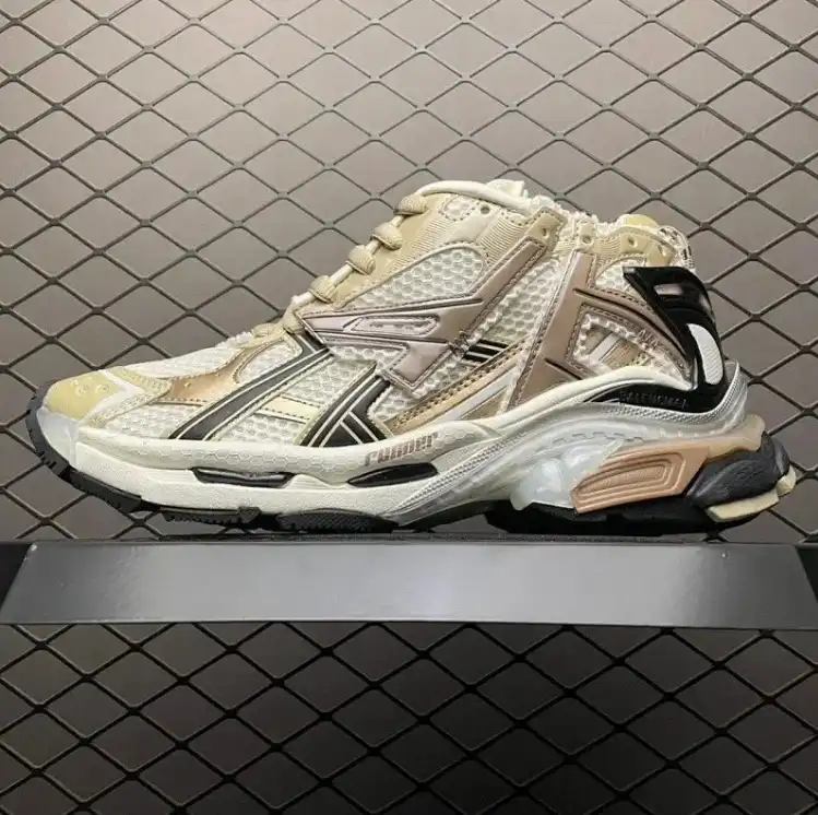 runner老爹鞋白卡棕